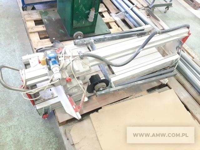 Przecinarka elektryczna do glazury D-S250 1000 (silnik jednofazowy o mocy: 2,2 KM, maksymalna grubość cięcia: 50 mm, waga: 94 kg, producent: RUBI Hiszpania) 